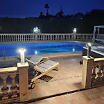 فيلة Luxury - Pool, Hot Tub, Aircon, Tvs, Cinema, Office, Gbit Internet, Sports Equipment كاليبي