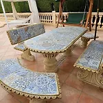 Luxury - Pool, Hot Tub, Aircon, Tvs, Cinema, Office, Gbit Internet, Sports Equipment *