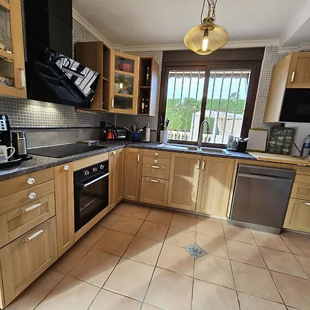 Luxury - Pool, Hot Tub, Aircon, Tvs, Cinema, Office, Gbit Internet, Sports Equipment Villa *