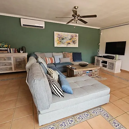 Villa Luxury - Pool, Hot Tub, Aircon, Tvs, Cinema, Office, Gbit Internet, Sports Equipment Calpe