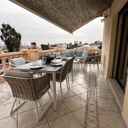 Luxury - Pool, Hot Tub, Aircon, Tvs, Cinema, Office, Gbit Internet, Sports Equipment Villa Calpe