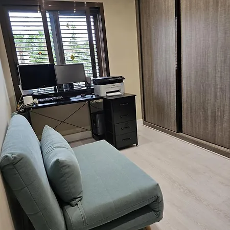 Villa Luxury - Pool, Hot Tub, Aircon, Tvs, Cinema, Office, Gbit Internet, Sports Equipment *