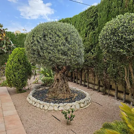 Luxury - Pool, Hot Tub, Aircon, Tvs, Cinema, Office, Gbit Internet, Sports Equipment *