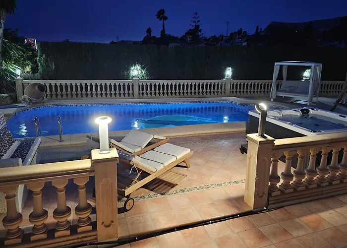Villa Luxury - Pool, Hot Tub, Aircon, Tvs, Cinema, Office, Gbit Internet, Sports Equipment Calpe