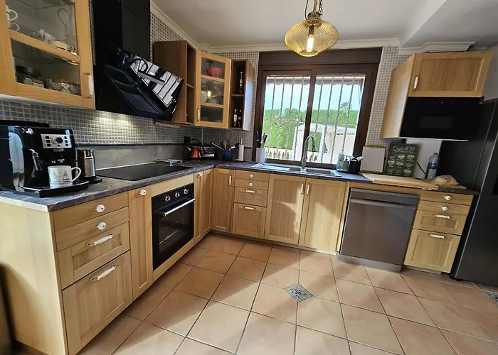 Luxury - Pool, Hot Tub, Aircon, Tvs, Cinema, Office, Gbit Internet, Sports Equipment Villa *