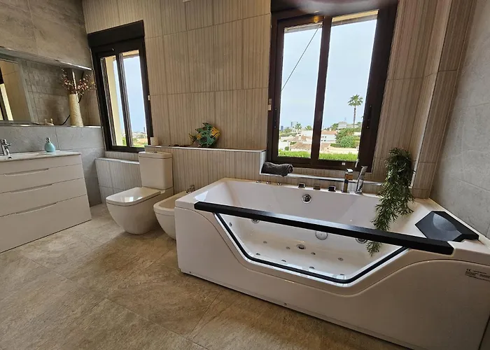 Luxury - Pool, Hot Tub, Aircon, Tvs, Cinema, Office, Gbit Internet, Sports Equipment Calpe