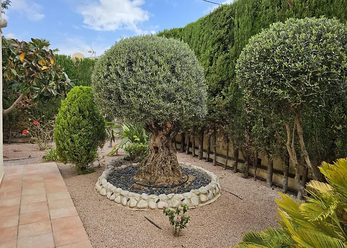 Luxury - Pool, Hot Tub, Aircon, Tvs, Cinema, Office, Gbit Internet, Sports Equipment *