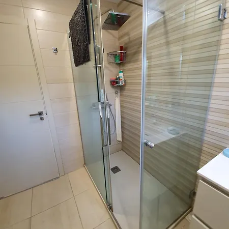 Luxury - Pool, Hot Tub, Aircon, Tvs, Cinema, Office, Gbit Internet, Sports Equipment קלפה