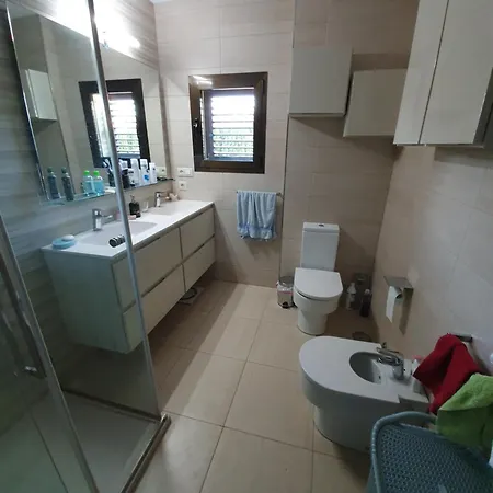 Luxury - Pool, Hot Tub, Aircon, Tvs, Cinema, Office, Gbit Internet, Sports Equipment * קלפה