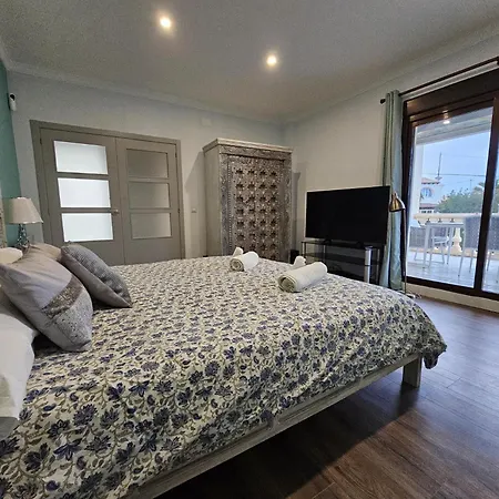 Luxury - Pool, Hot Tub, Aircon, Tvs, Cinema, Office, Gbit Internet, Sports Equipment וילה
